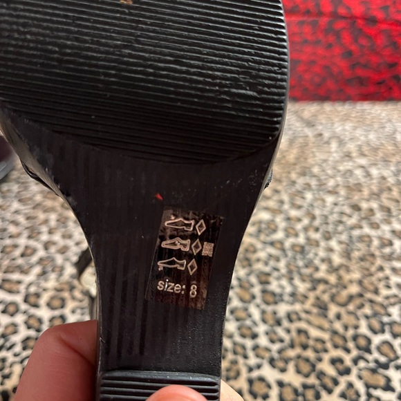 Leather illusion heel - Picture 11 of 12